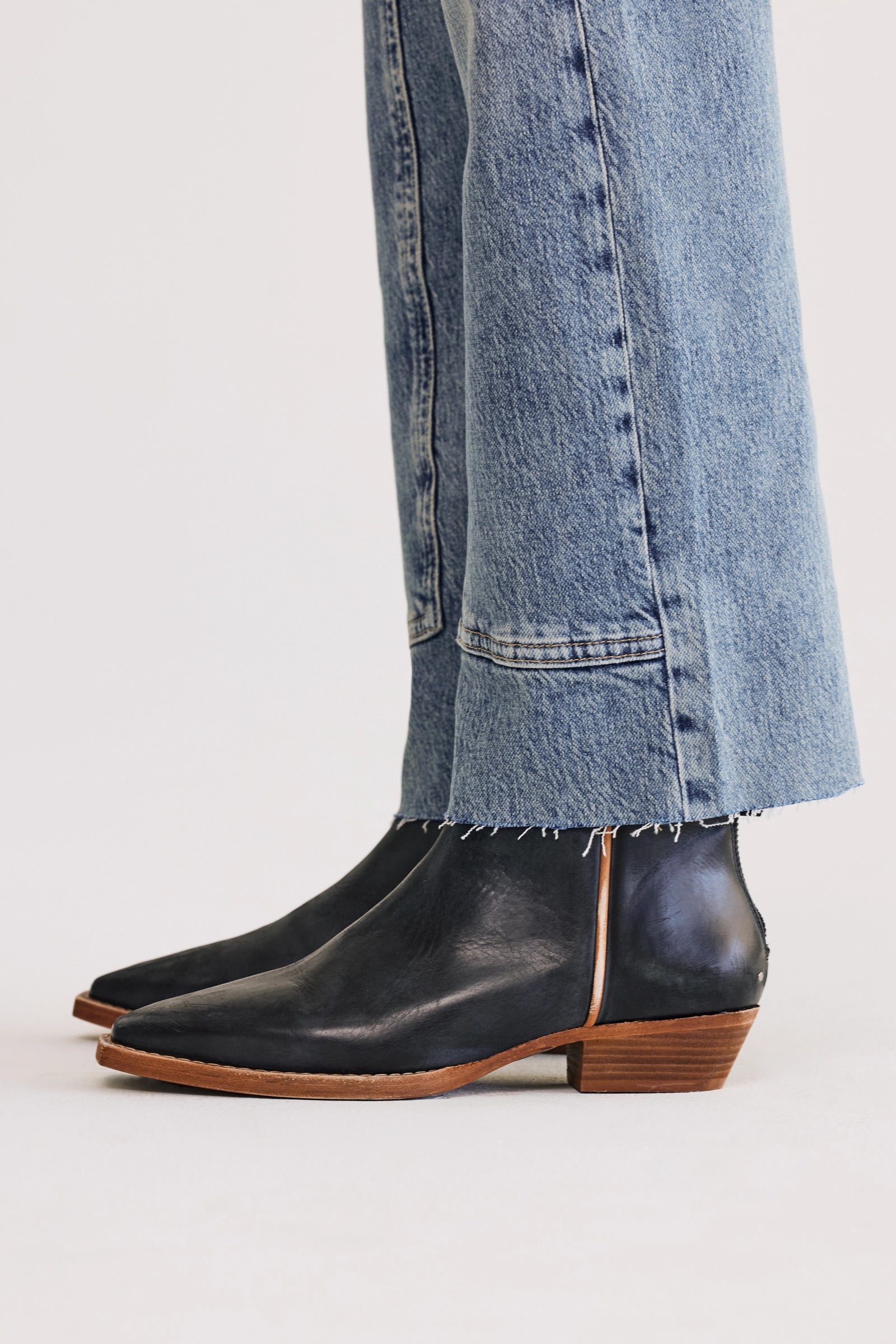 Free People Risk Taker Mid Rise Jeans in Mantra