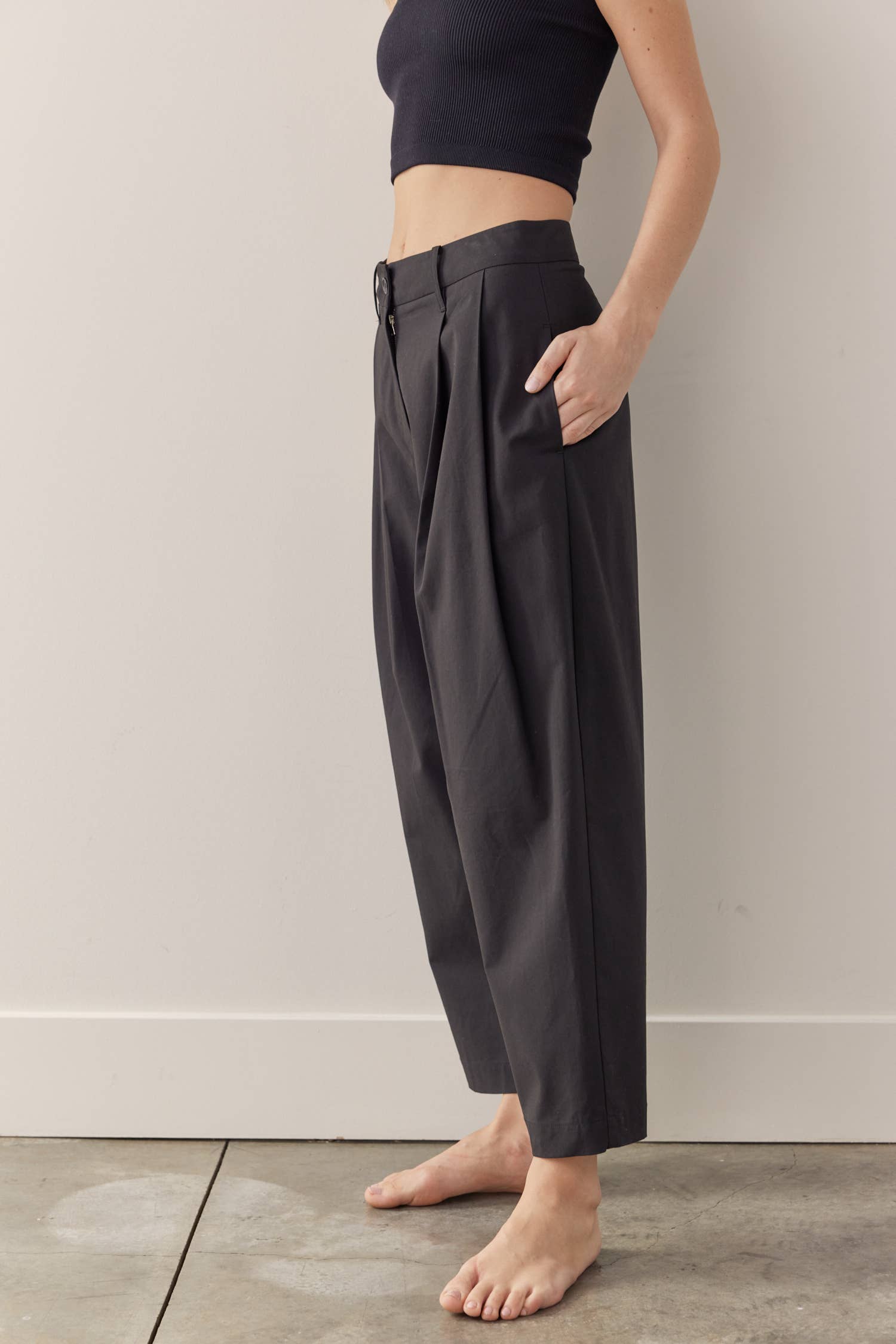 Amente Pleated taped pants