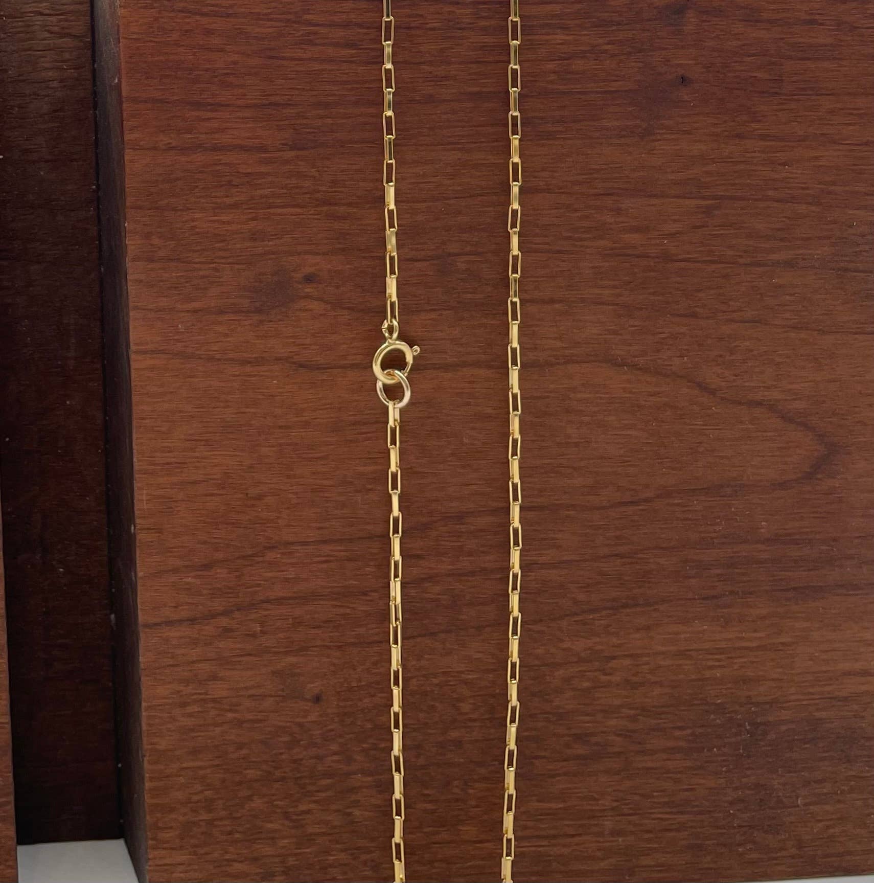 Elongated Venetian Chain