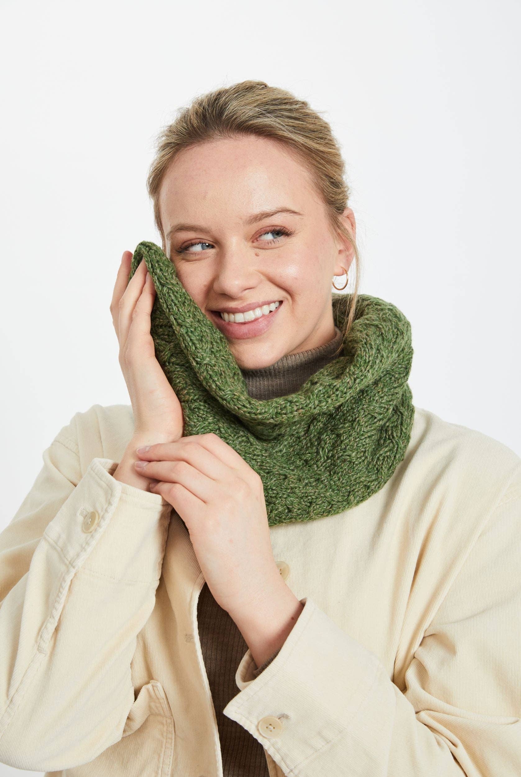 Newport Aran Cable Snood - Green