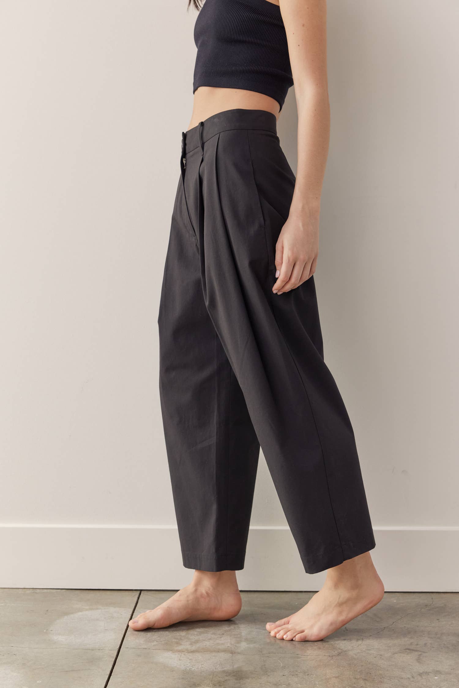 Amente Pleated taped pants