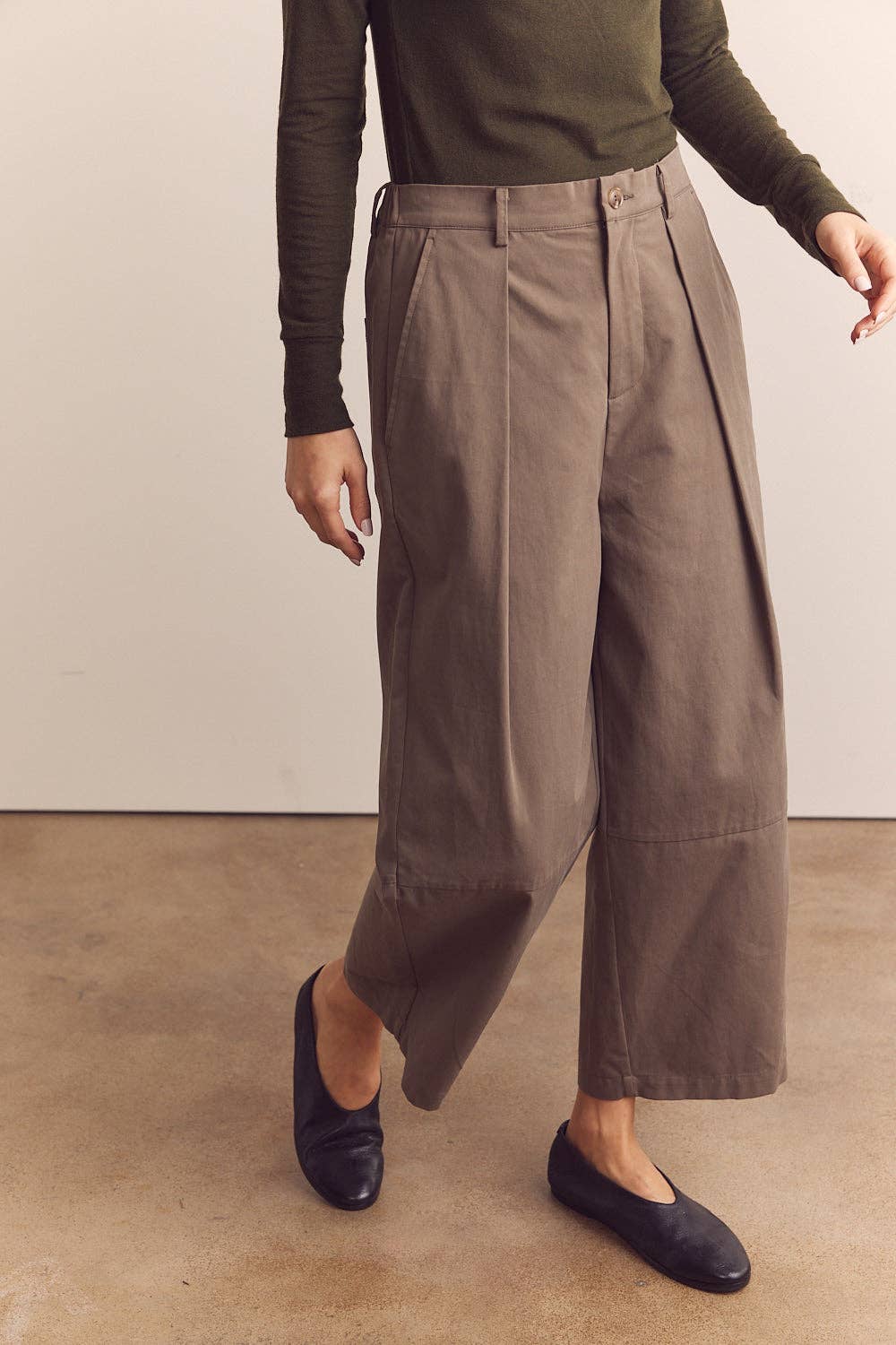 Amente Wide-leg ankle trousers