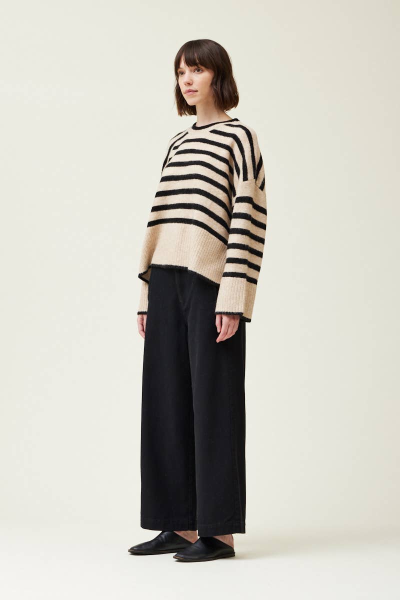 Sigi Wide Rib Hem Sweater in Oat/Black