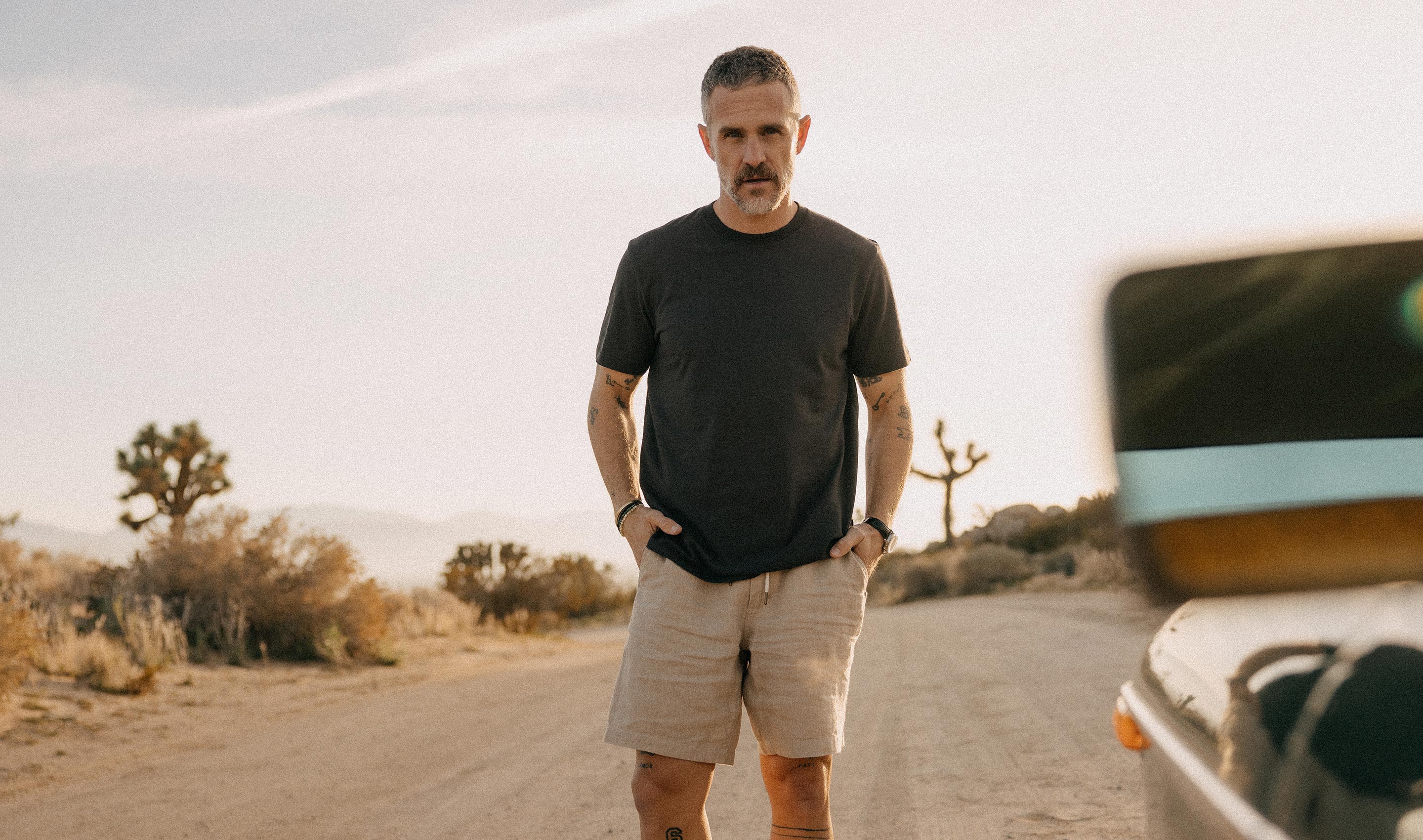 Taylor Stitch Cotton Hemp Tee in Charcoal