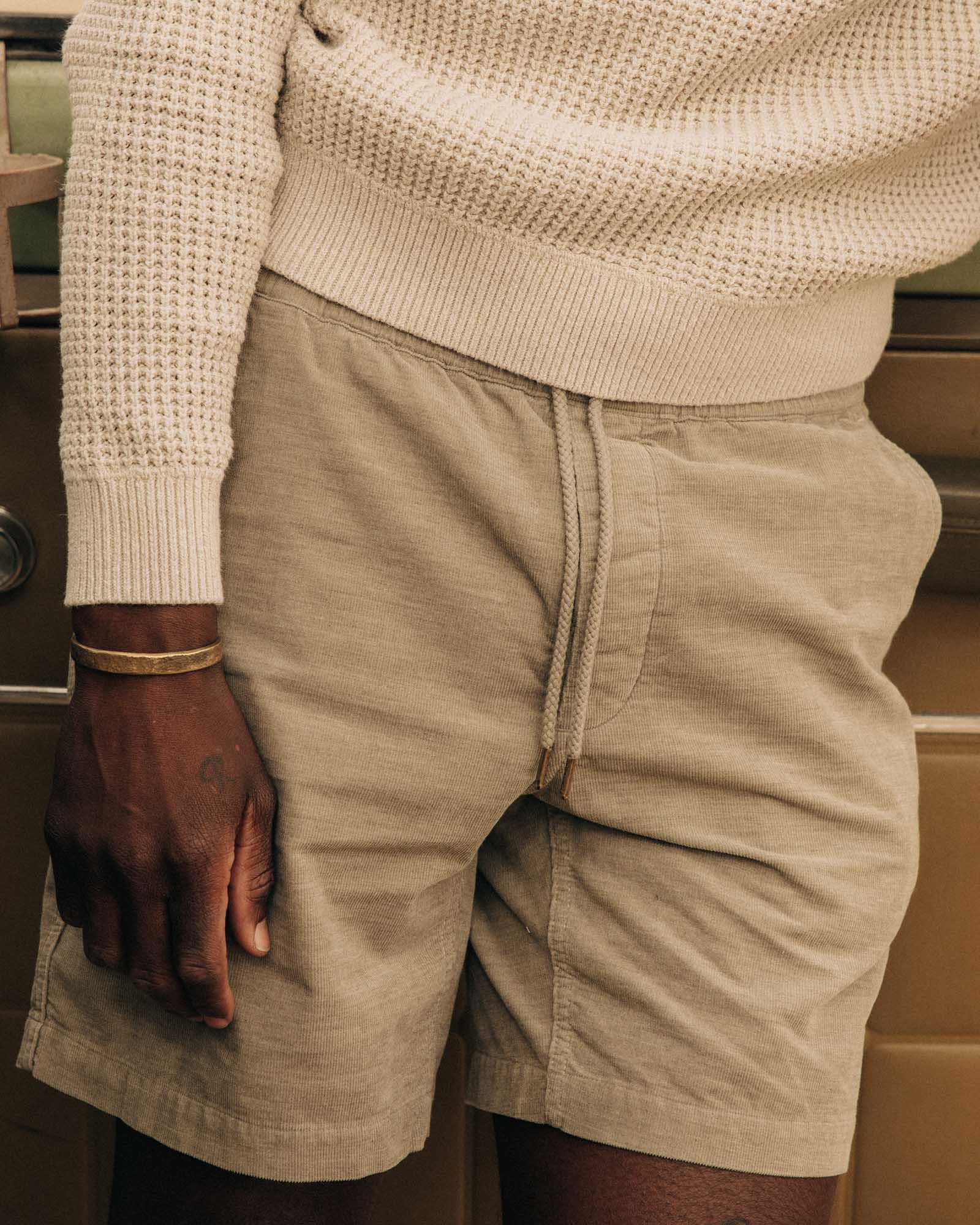 Taylor Stitch Apres Short in Moss Pinchord