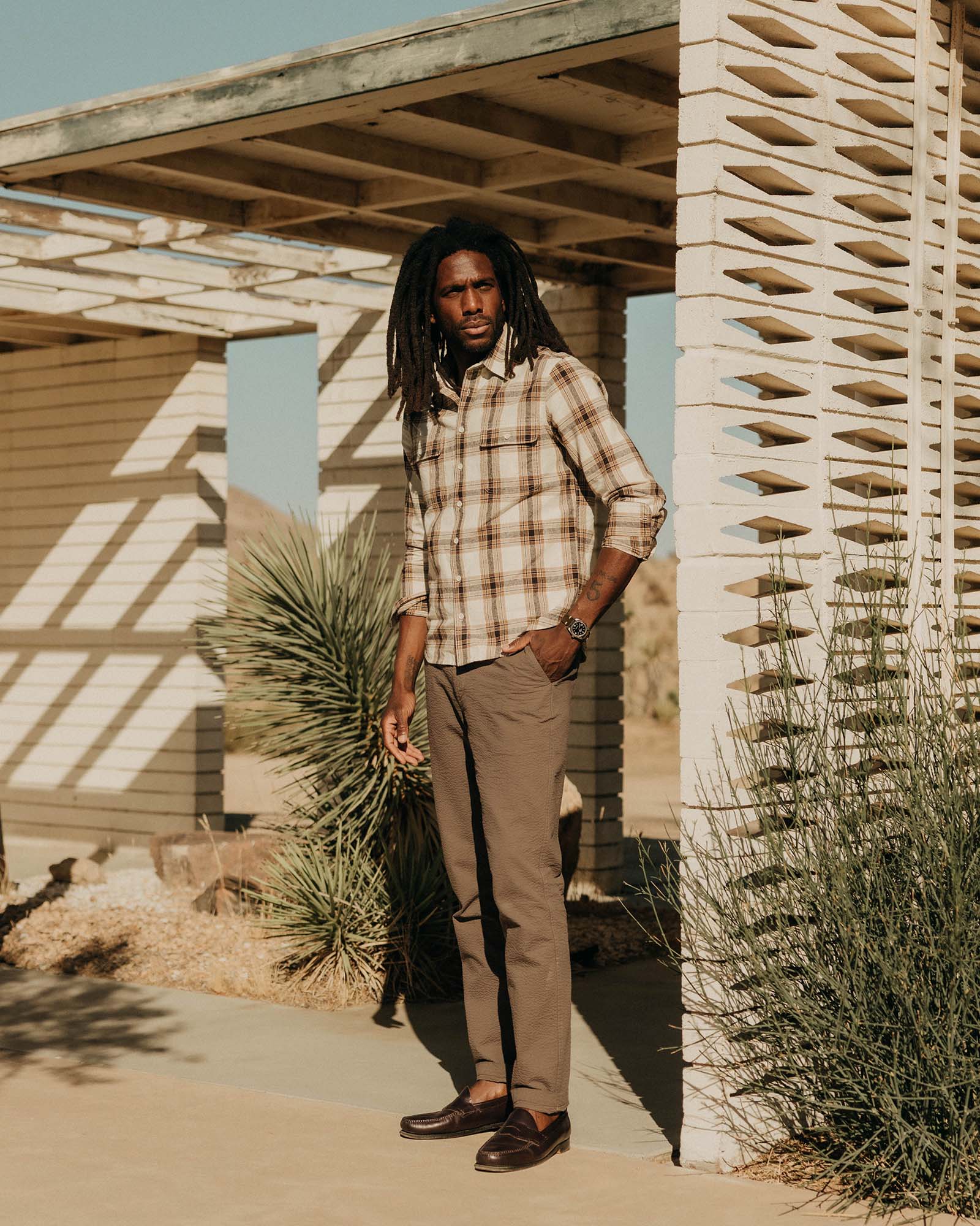 Taylor Stitch Craftsman Shirt in Bark Plaid Linen